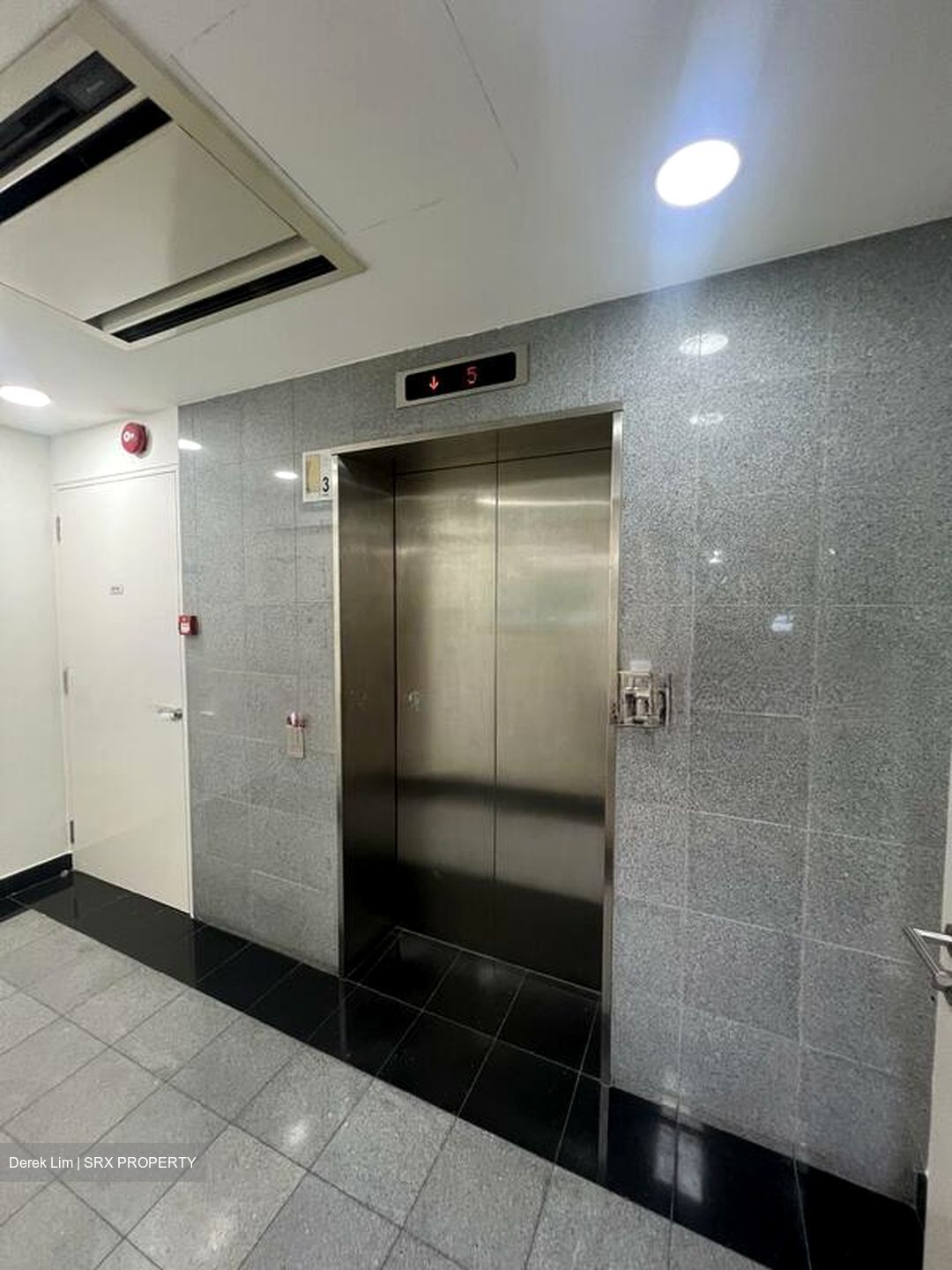 Carpenter Street (D1), Office #497833761